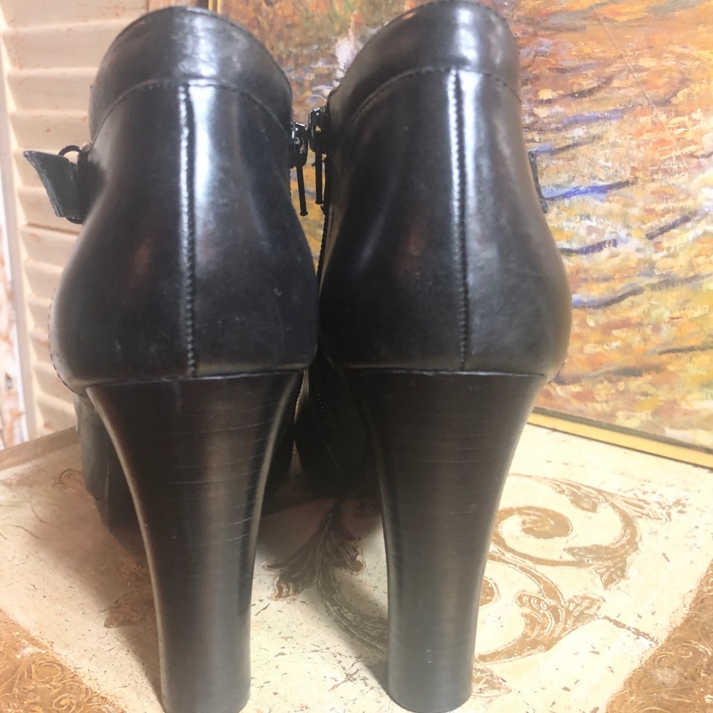 SZ 8.5-RALPH LAUREN BLACK LEATHER 4” ANKLE BOOTS - Picture 5 of 16